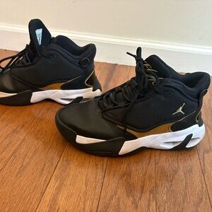 Jordan Max Aura 4 Black and Gold Basketball Shoes